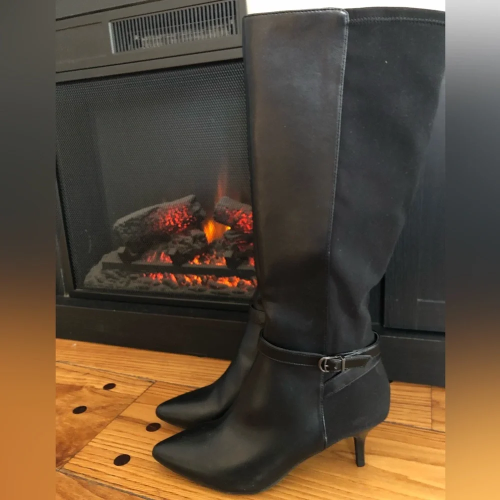 Heeled boots - Picture 3 of 3